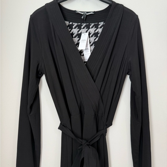 NEW White House Black Market Reversible A-Line Wrap Dress Size 8 Black White - Picture 8 of 14